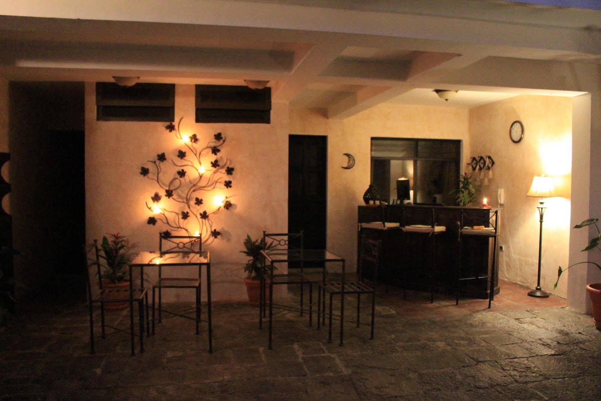Hotel Posada De La Luna Antigua Extérieur photo